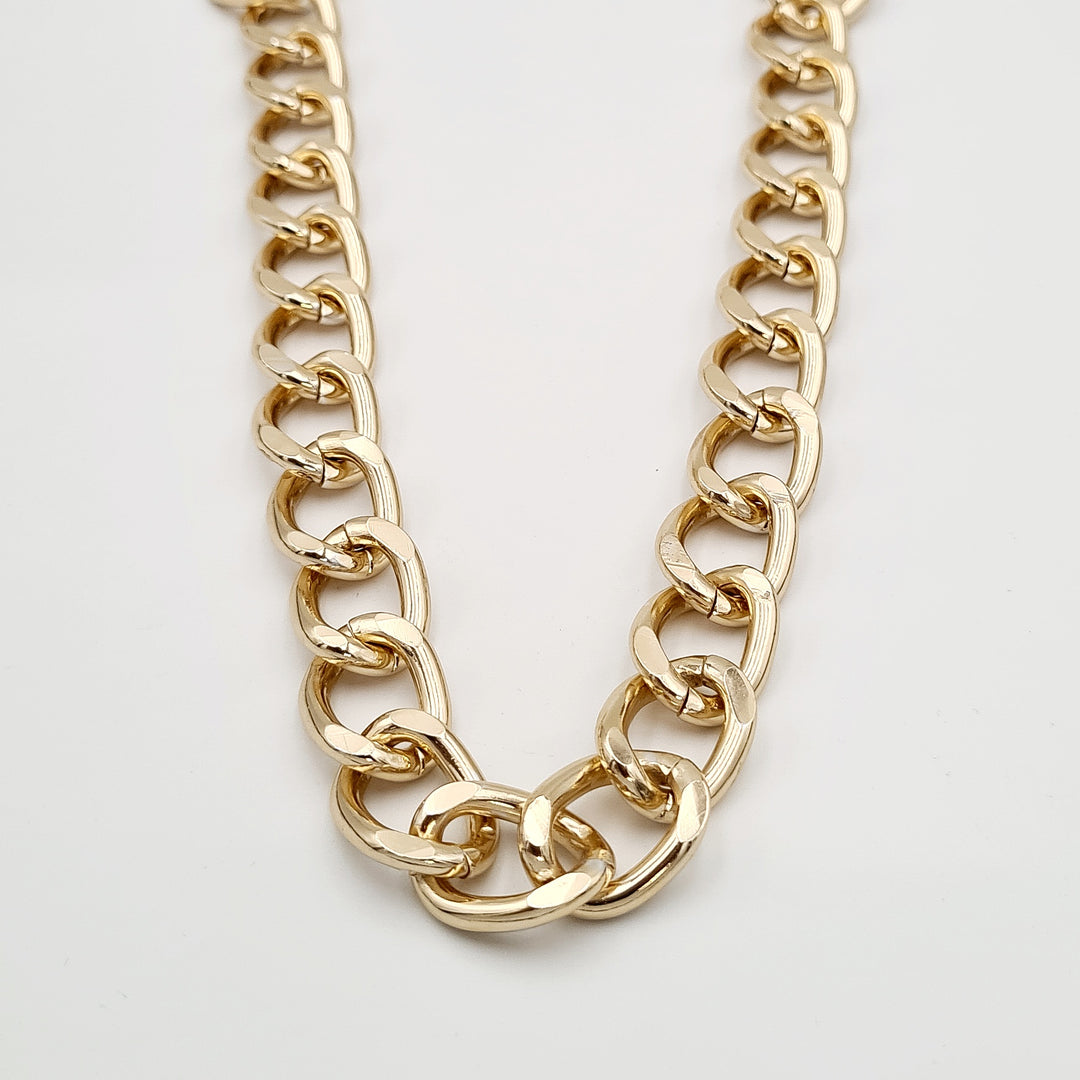 Gold Curby Thick Link Necklace