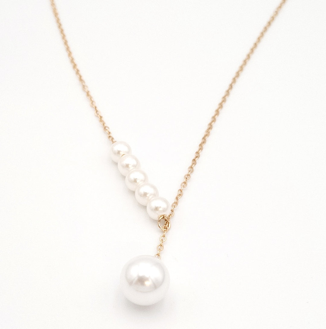 Gold Y-Shaped Pearl Necklace