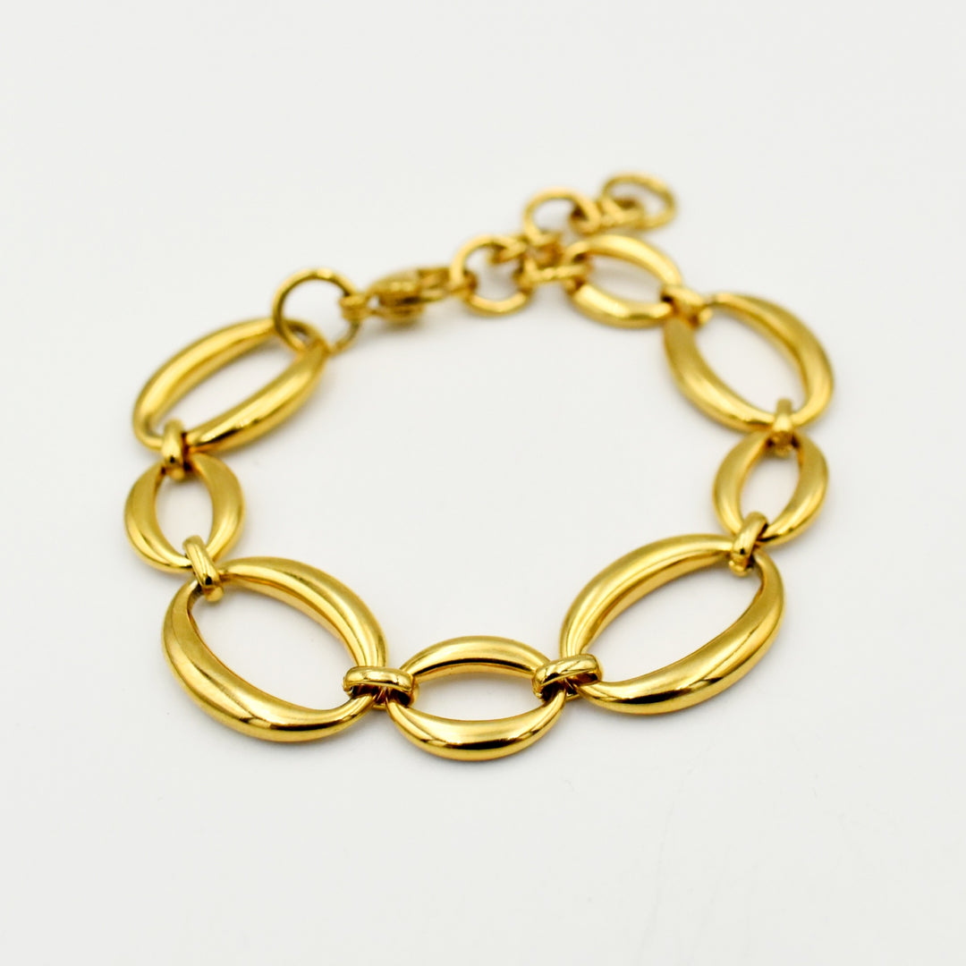 Gold Toned Chunky Lin & Charm Bracelet