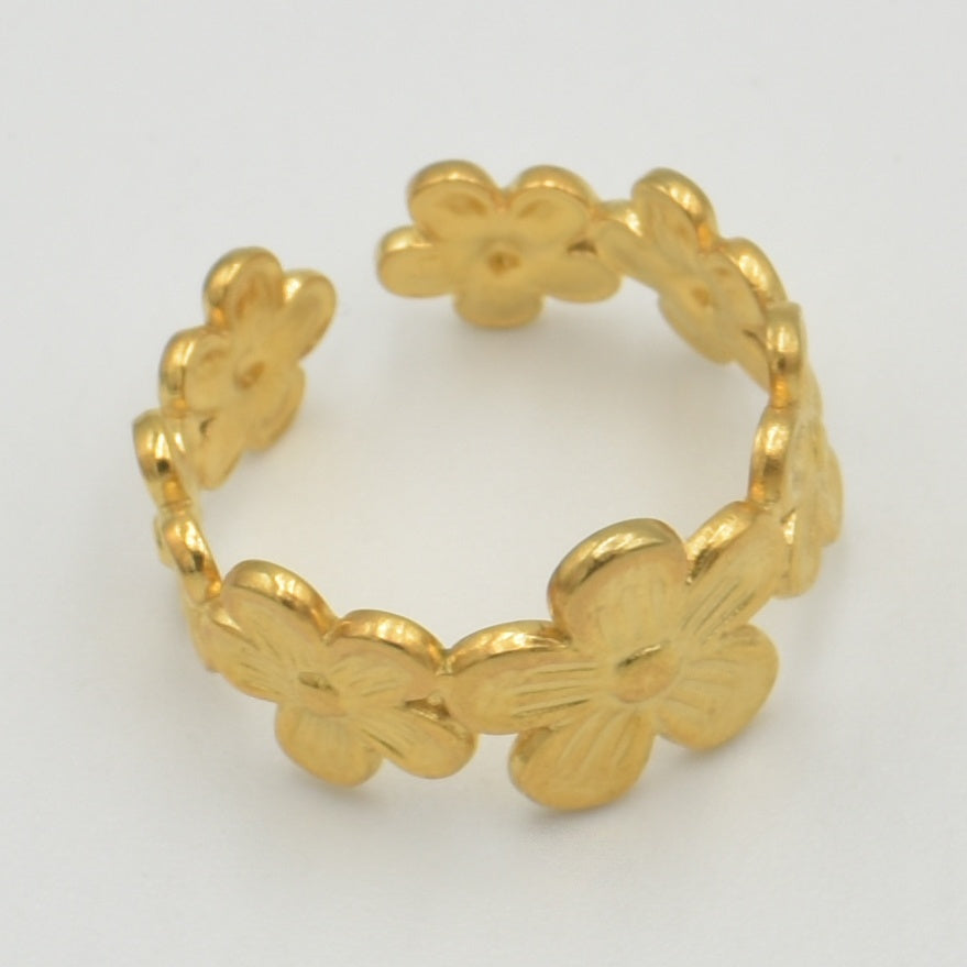 Gold Daisy Surrounded Ring