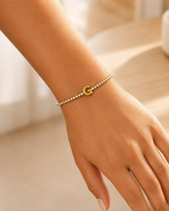 Gold Plated Waterproof Initial 'G' Letter Charm Bracelet (11480)