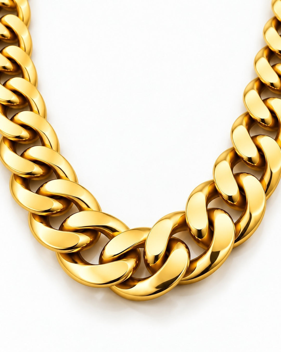 Elli Jewellery bold chunky Cuban link chain necklace in polished gold plating with a substantial, high-shine finish.
