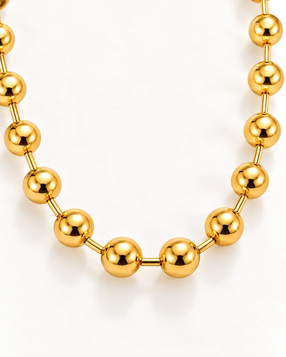 Elli Jewellery gold plated chunky ball chain necklace with a polished tarnish-free finish