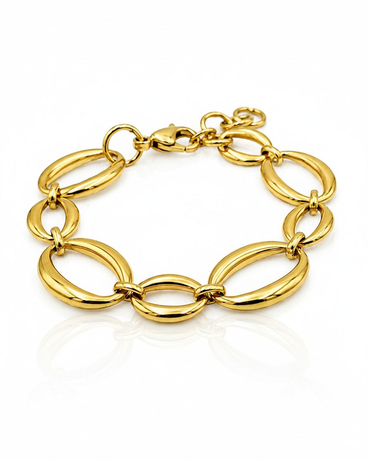 Elli Jewellery gold plated chunky link chain bracelet with a polished finish on a white background.