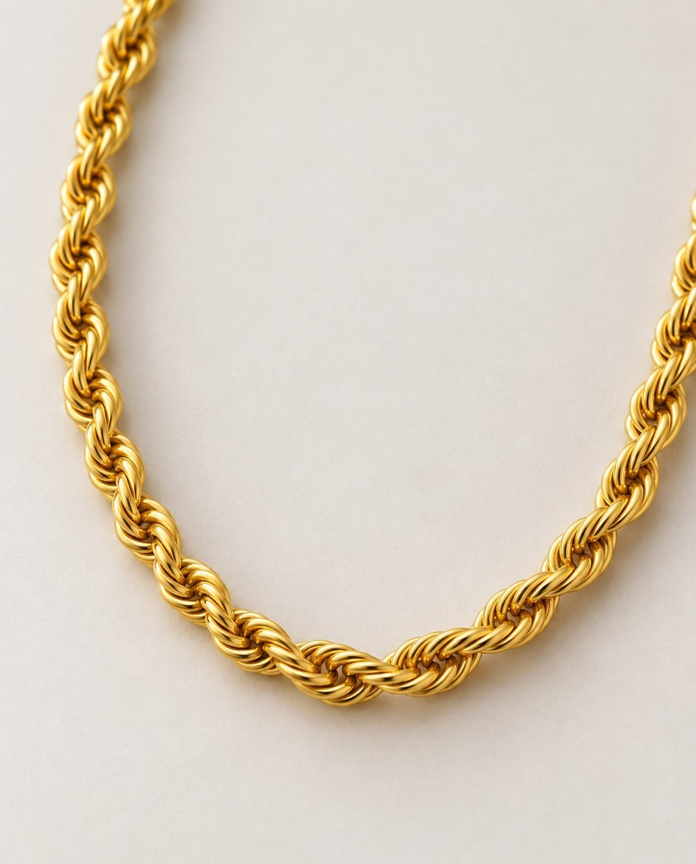 Elli Jewellery gold plated chunky rope chain necklace with a textured, waterproof, and tarnish-free design.