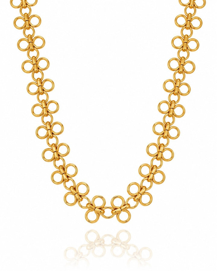 Elli Jewellery gold plated necklace featuring a series of interlocking circular links in a modern statement design.
