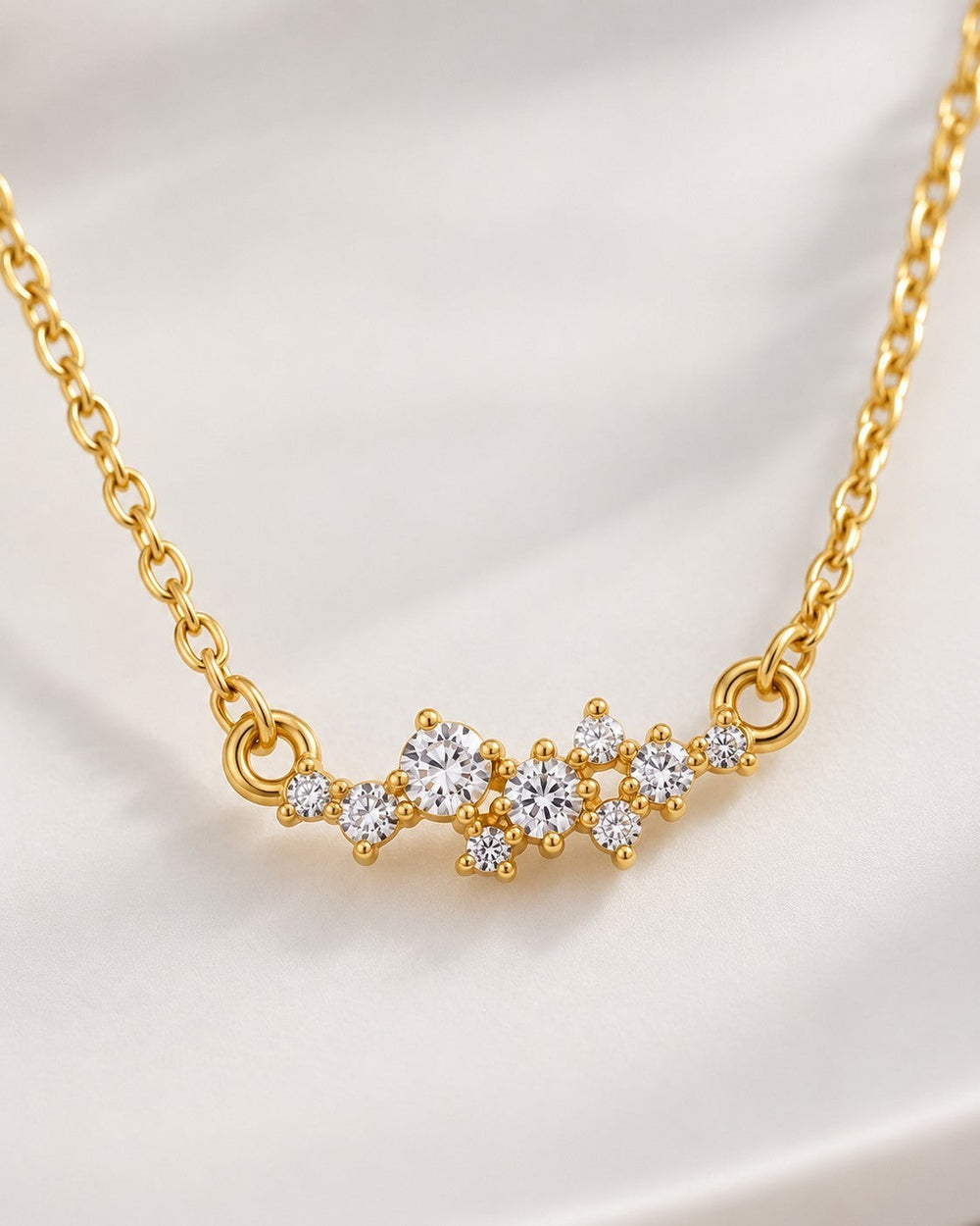 Elli Jewellery gold plated necklace featuring a delicate cubic zirconia flower pendant on a fine chain