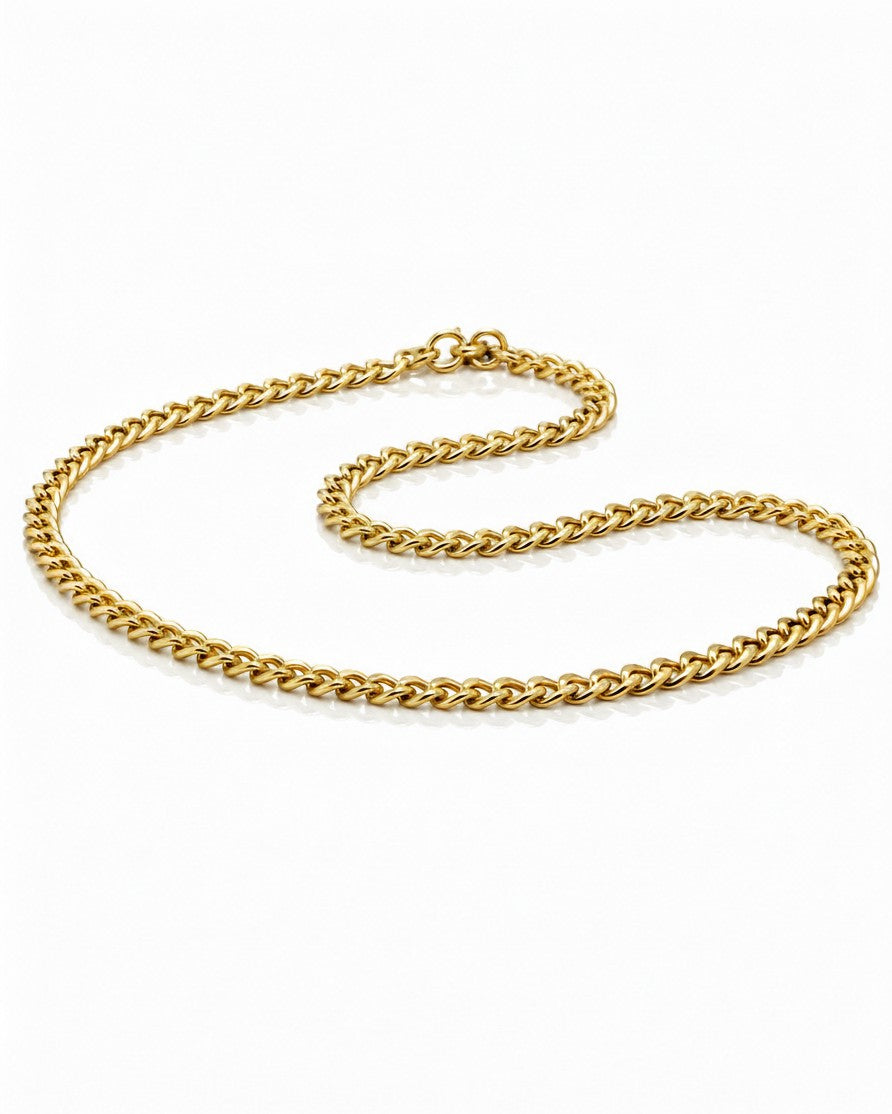 Elli Jewellery gold plated waterproof curb chain bracelet with a polished finish on a white background