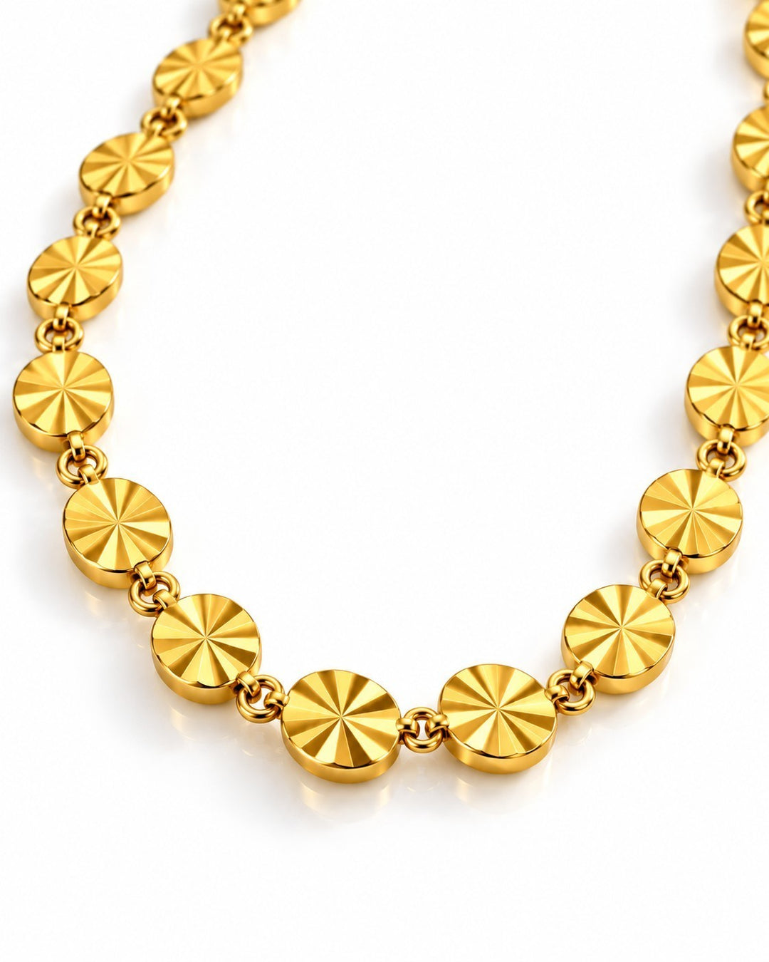 Elli Jewellery gold-plated waterproof choker necklace featuring a dainty sunburst disc chain design.