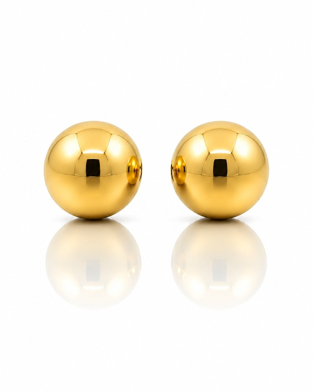 Elli Jewellery 8mm round dome stud earrings in polished gold plating, featuring a waterproof and minimalist design.