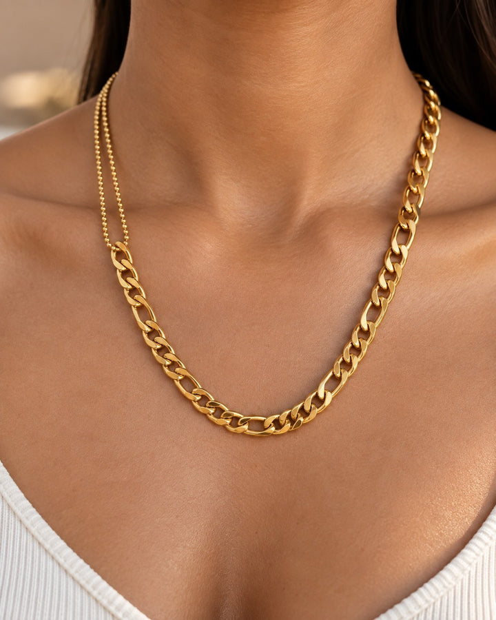 Elli Jewellery gold plated dual chain necklace featuring a delicate ball chain and a classic Figaro link chain