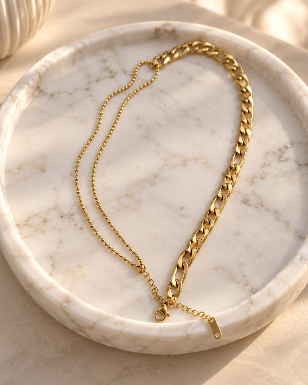 Elli Jewellery gold plated dual chain necklace featuring a delicate ball chain and a classic Figaro link chain.