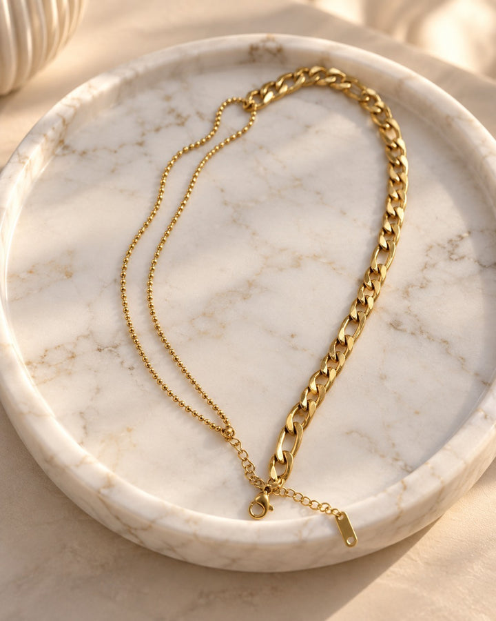 Elli Jewellery gold plated dual chain necklace featuring a delicate ball chain and a classic Figaro link chain.