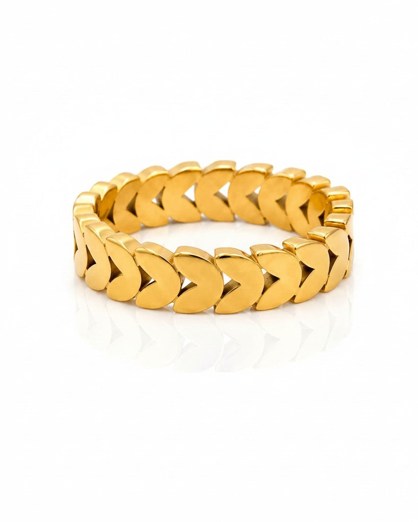 Elli Jewellery gold plated stacking ring featuring a repeating heart pattern in a minimalist band design.