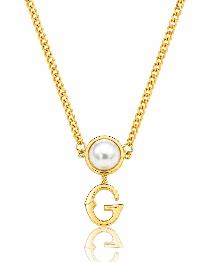 Elli Jewellery gold plated curb chain necklace featuring a white pearl accent and a bold letter G pendant