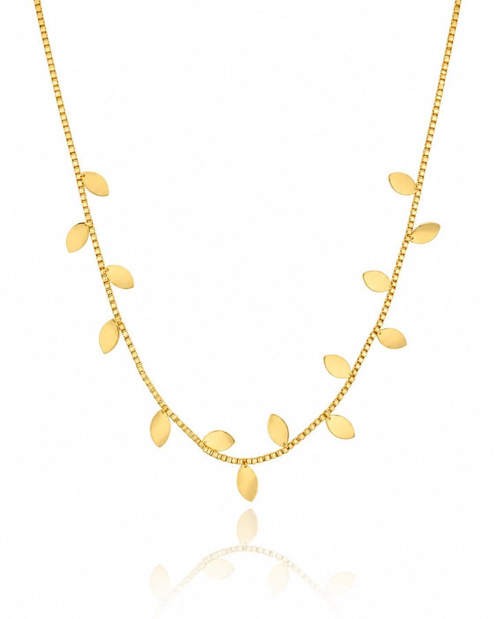 Elli Jewellery gold plated botanical leaf statement necklace with delicate chain and tarnish-free finish