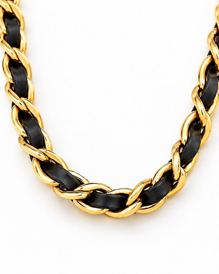 Elli Jewellery gold plated curb chain necklace interwoven with black leather for a bold statement look