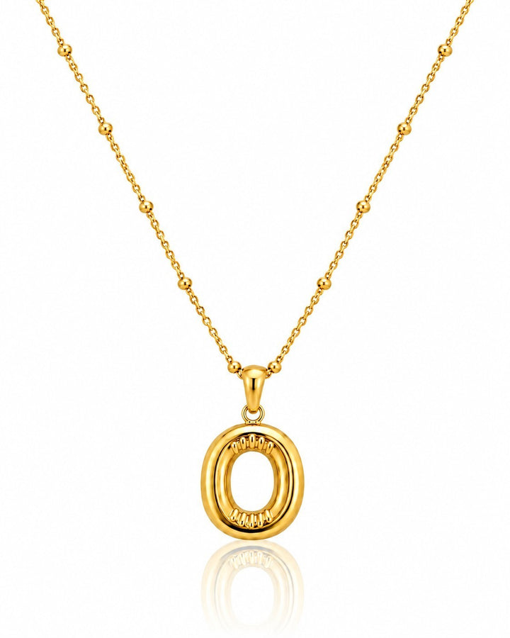 Elli Jewellery gold plated chunky letter O pendant necklace on a delicate beaded chain