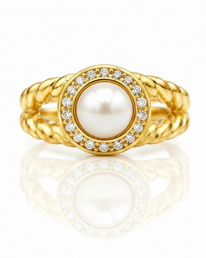 Elli Jewellery gold plated ring featuring a central pearl surrounded by zirconia pavé and a twisted rope band design.
