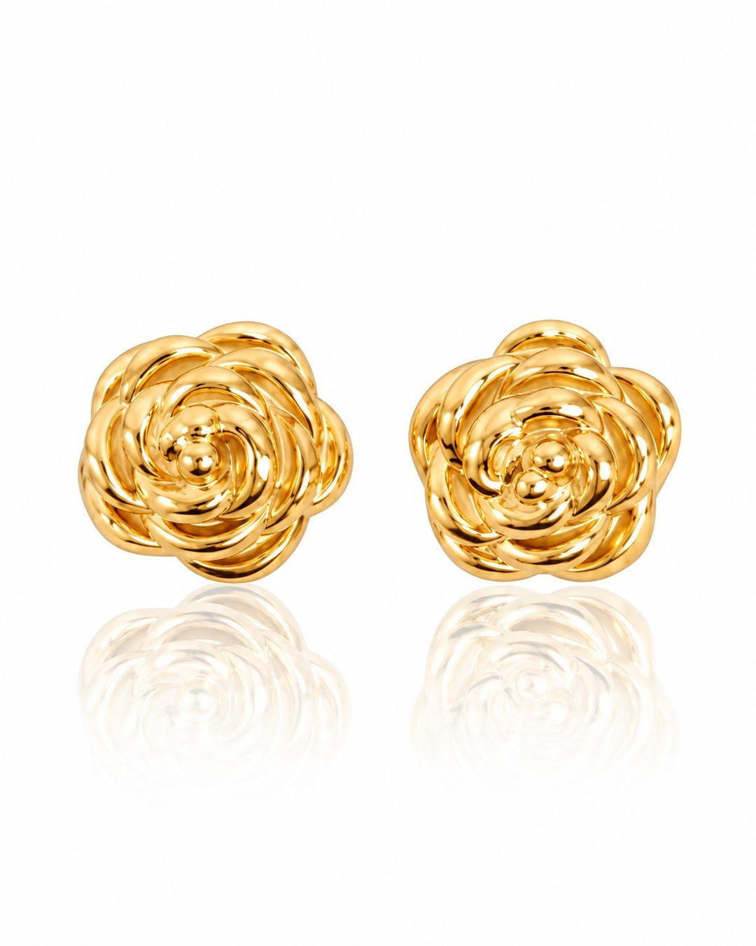 Elli Jewellery rosette stud earrings in 18ct gold plated brass with a dimensional sculptural flower design.
