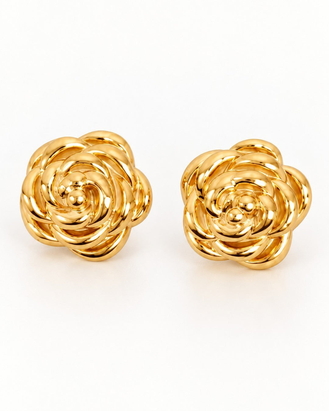 Elli Jewellery rosette stud earrings in 18ct gold plated brass with a dimensional, sculptural flower petal design.