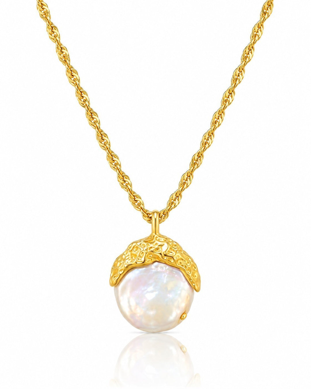 Elli Jewellery gold-plated waterproof necklace featuring a lustrous shell pearl pendant on a delicate twisted chain