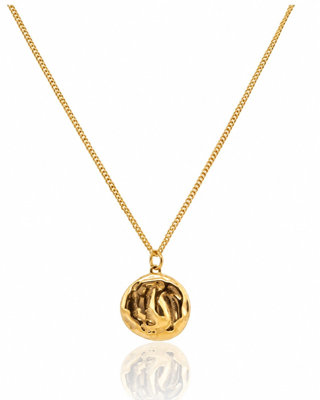Elli Jewellery gold plated ocean shell pendant necklace with textured detail on a delicate chain