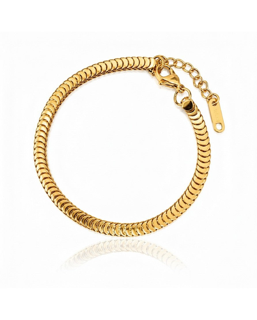 Elli Jewellery gold plated snake disc chain bracelet with an adjustable extender and secure lobster clasp.