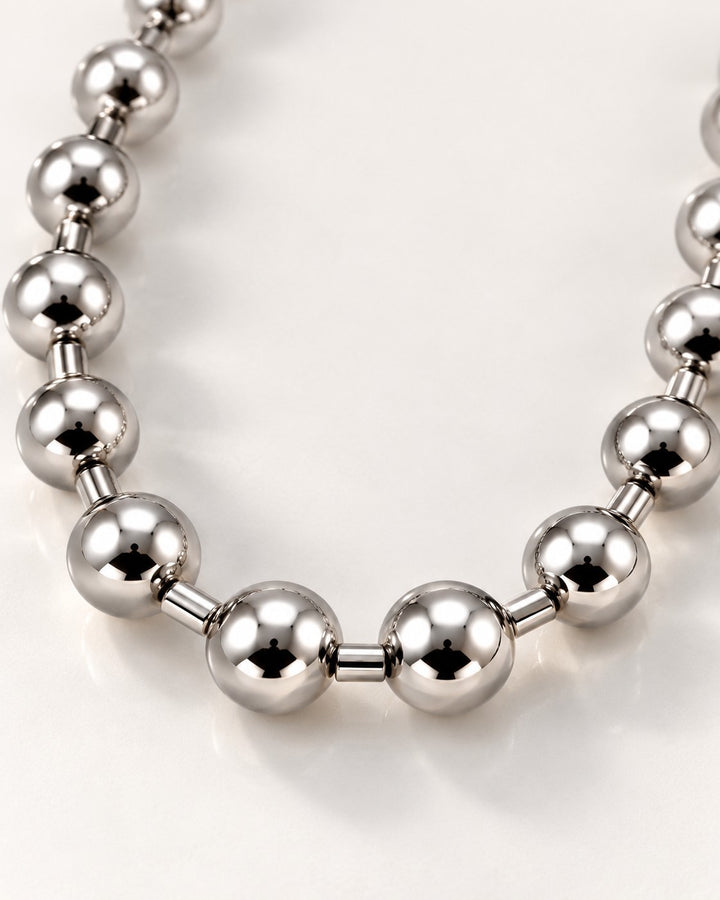 Elli Jewellery rhodium plated chunky ball chain necklace with a high-shine, waterproof finish on a white background.