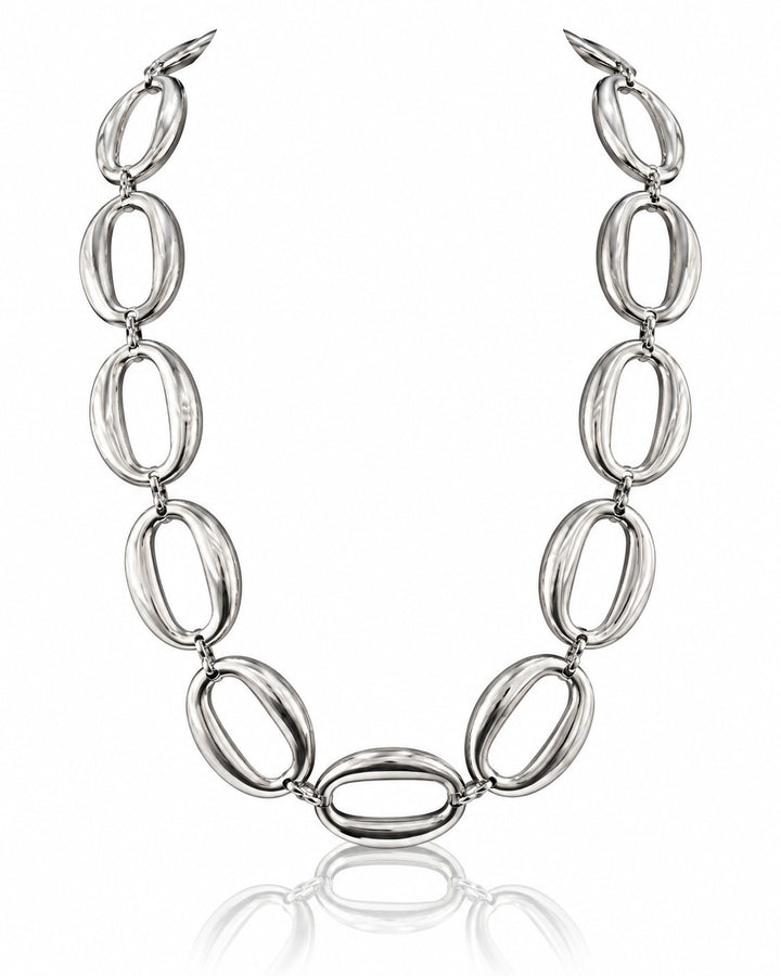 Elli Jewellery rhodium plated chunky statement necklace with large oval links in a polished silver finish