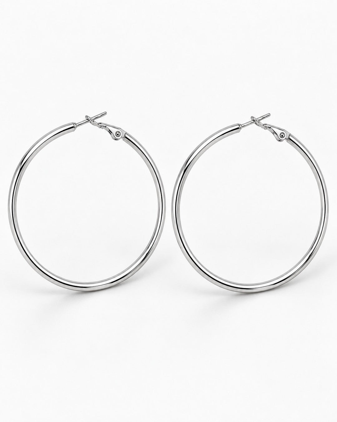 Elli Jewellery rhodium plated silver hoop earrings with a smooth polished finish and secure hinge clasp