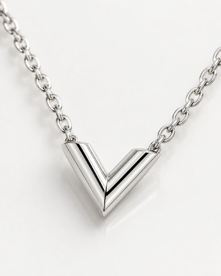 Elli Jewellery minimalist V-shaped necklace in rhodium plated silver with a sleek, modern polished finish.