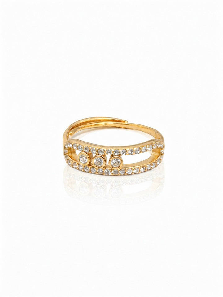 Elli Jewellery triple band gold plated ring featuring pavé crystals and three central bezel-set stones.