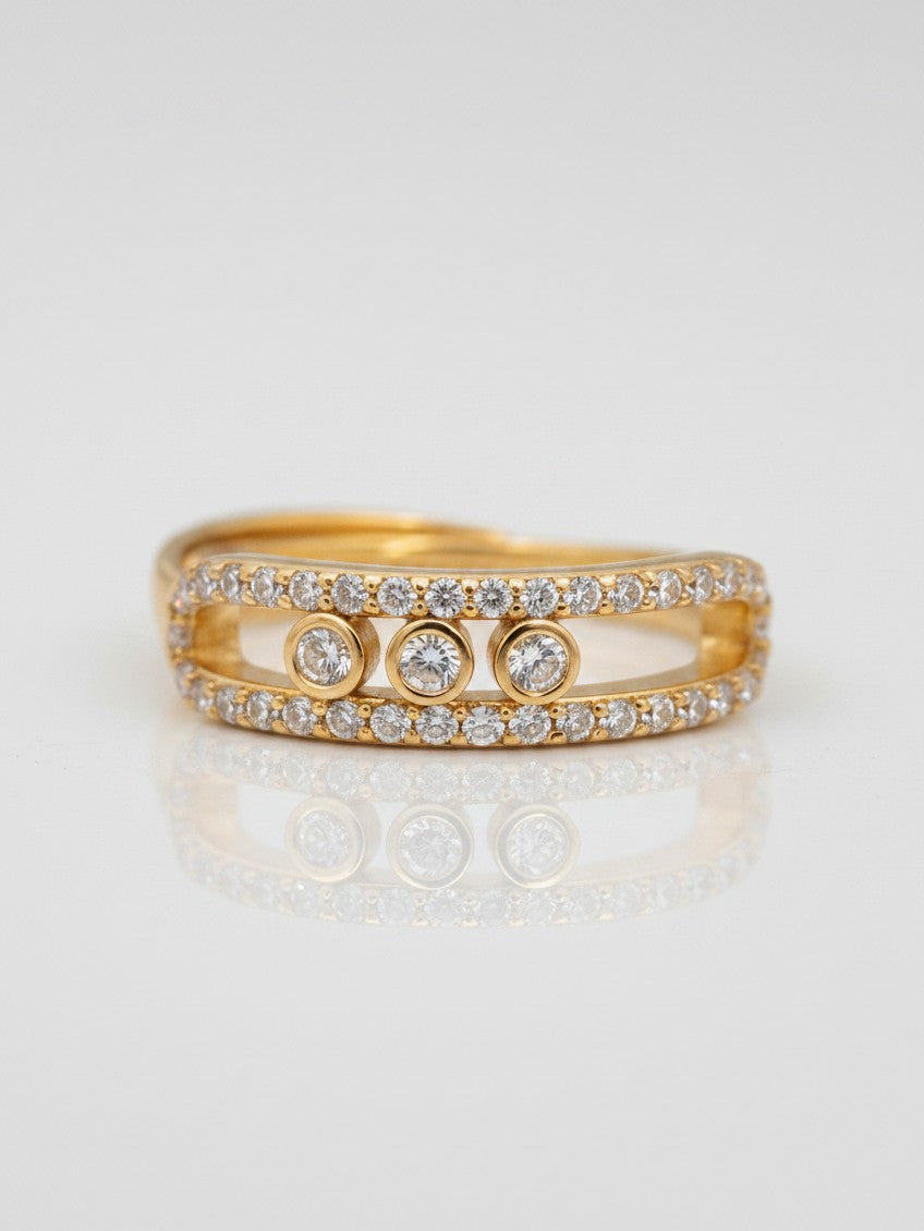 Elli Jewellery triple band ring in 18ct gold plate featuring pavé crystals and three central bezel-set stones.